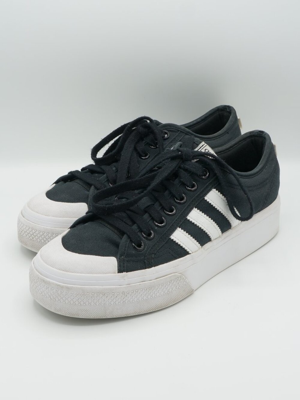 Adidas Nizza Platform Women's Size 10 Black White Canvas Sneakers FV5321